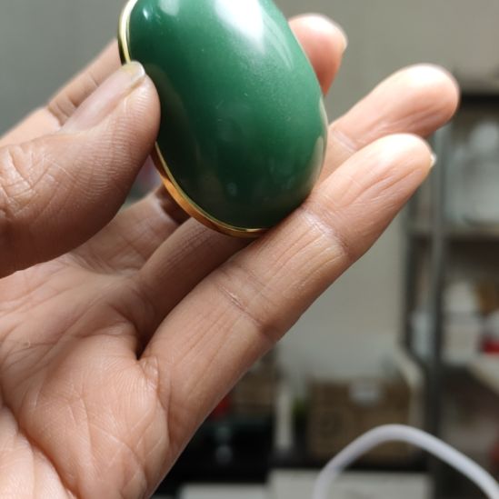 香****石英质玉（金丝玉）未镶嵌颈饰