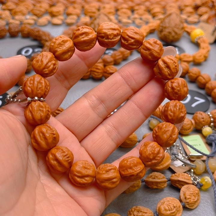 A***M吊坠文玩核桃核桃手串