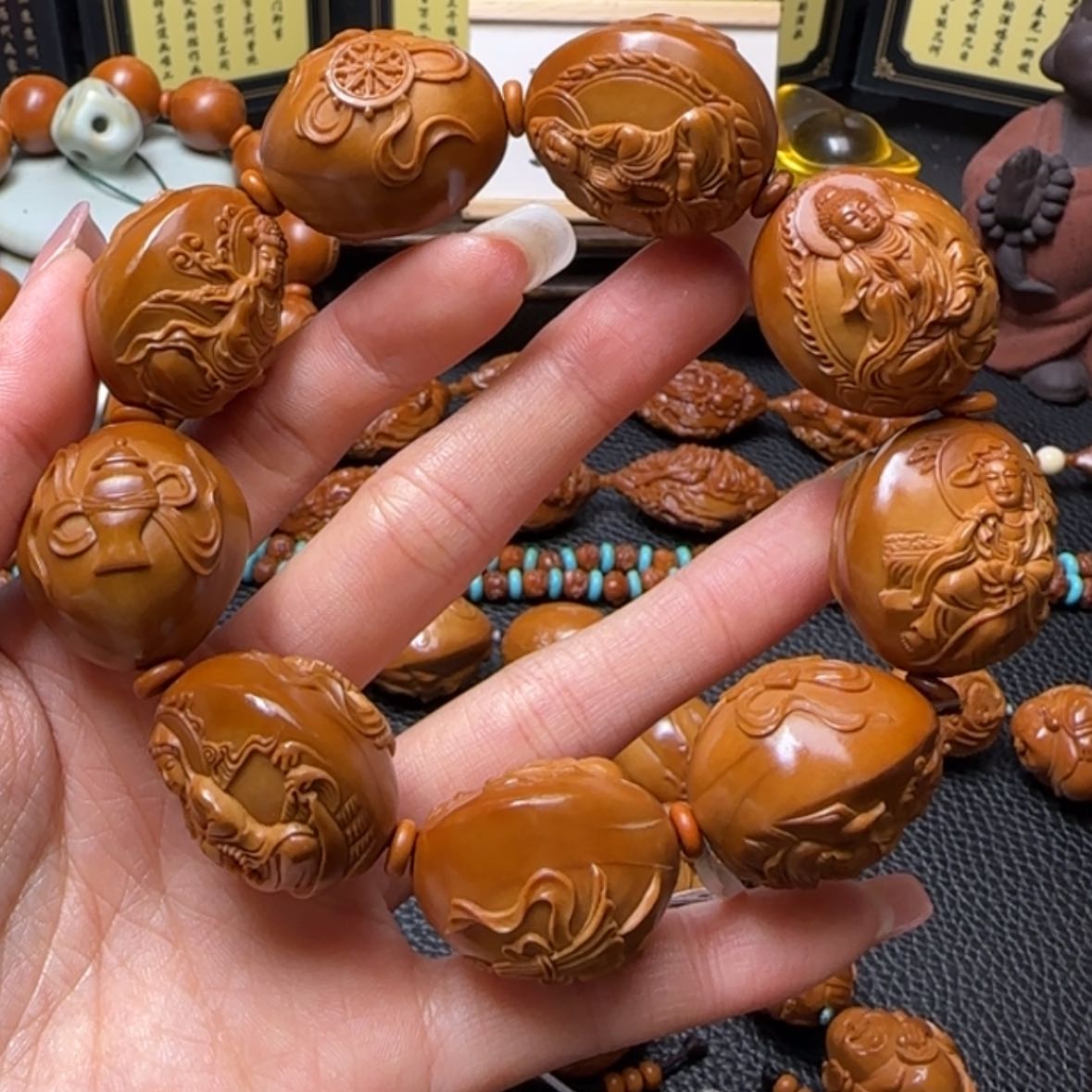 【闪购商品】橄榄核吊坠八宝法相观音