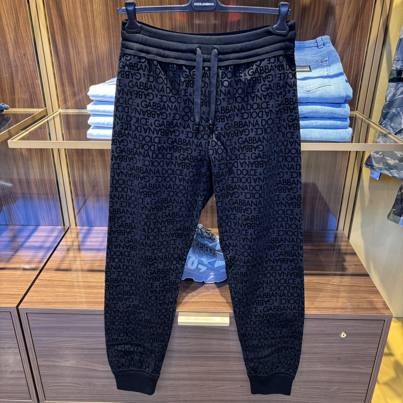 【CC在欧洲】D....G 折扣款1号  黑色丝绒印花卫裤