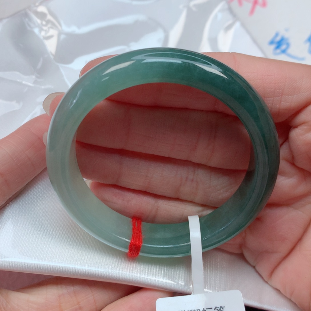 翡翠手镯未镶嵌51圈 半山水意境