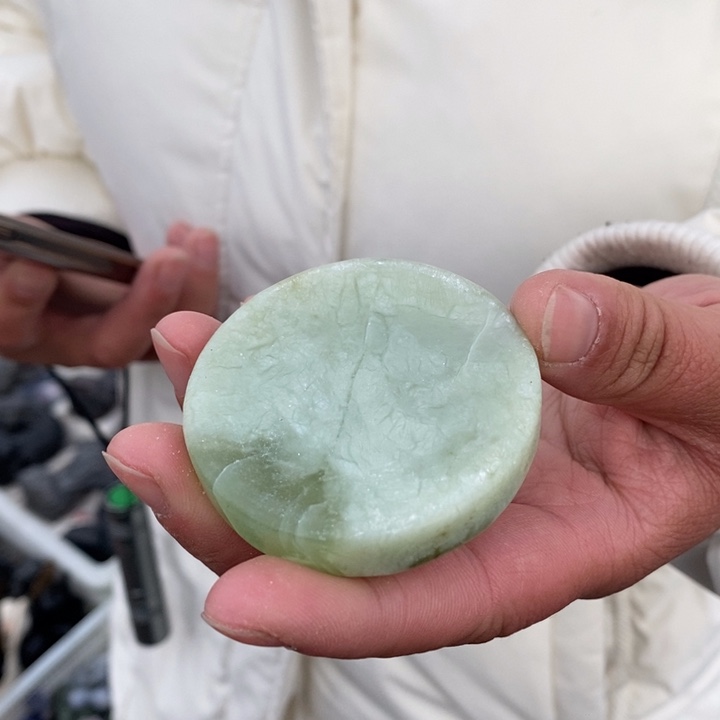 水晶碗未镶嵌绿色小碗一个