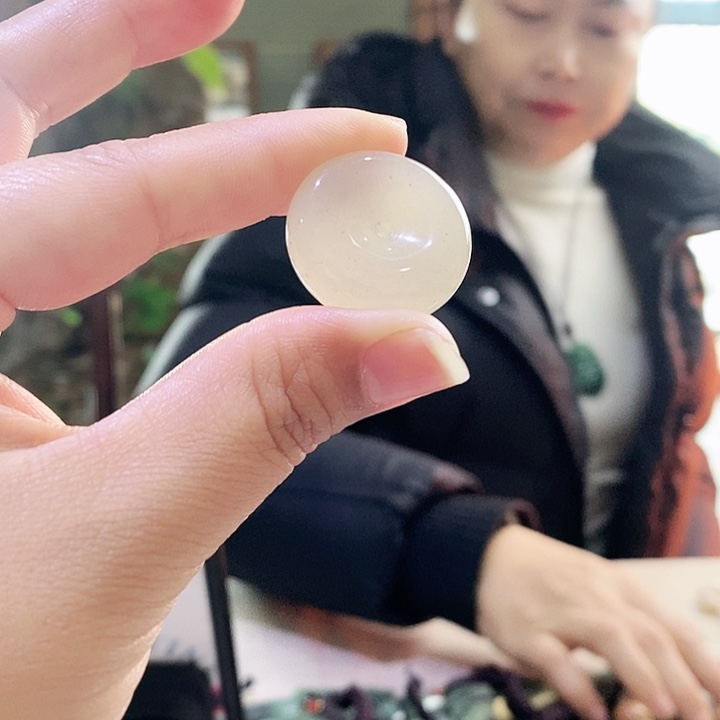 密玉（石英质玉）颈饰未镶嵌