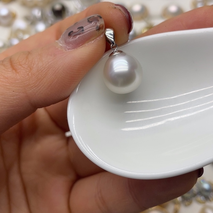 海水珍珠吊坠(不含链)18K金镶嵌