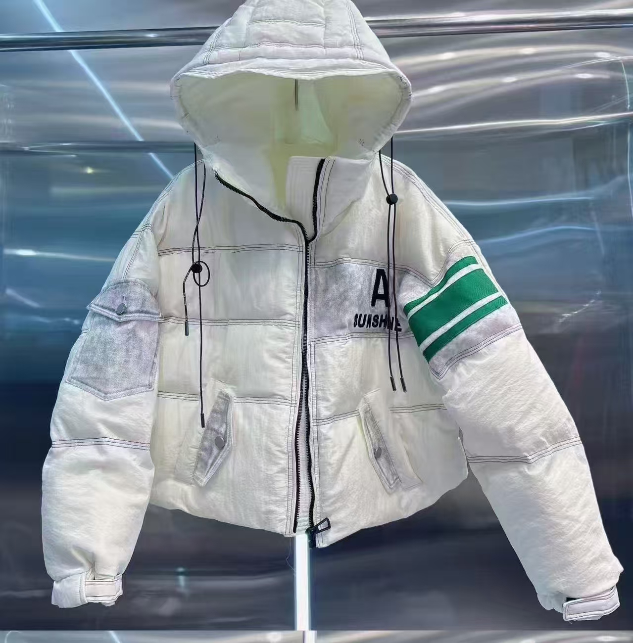 欧货短款羽绒服女2025冬新款重工牛仔拼接潮牌加厚白鸭绒连帽外套