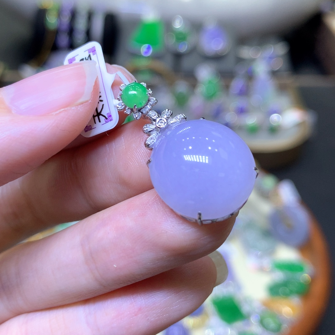 【闪购商品】翡翠颈饰18K金镶嵌翡翠吊坠项链