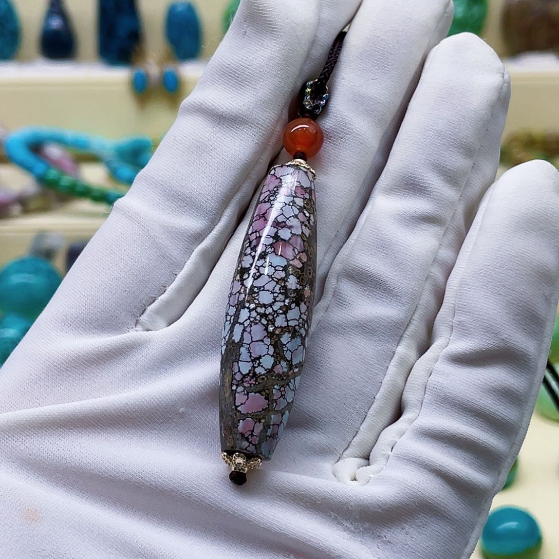 绿松石颈饰未镶嵌