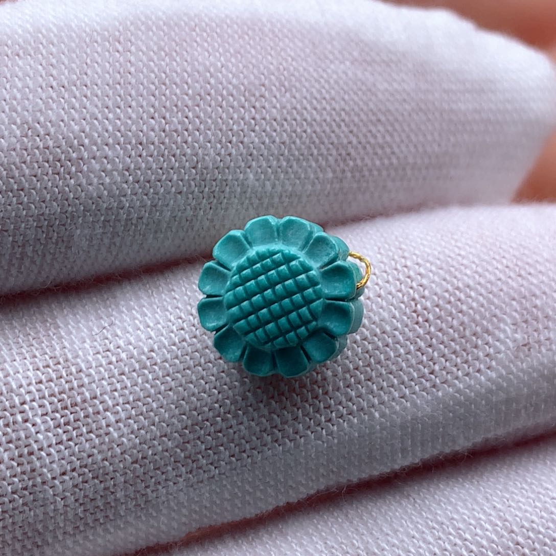 绿松石颈饰未镶嵌