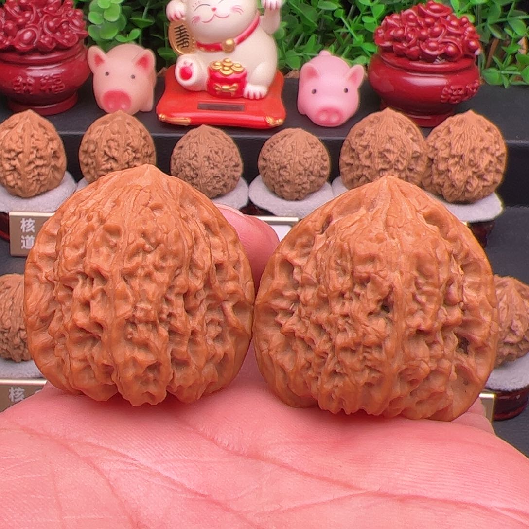 文玩核桃把件正版玉化皮老款蚂蚁纹南疆石，尺寸38