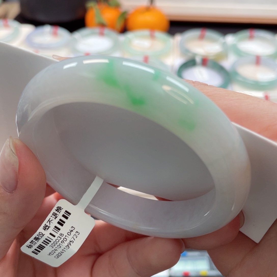 【闪购商品】翡翠手镯未镶嵌54.8白底青7号