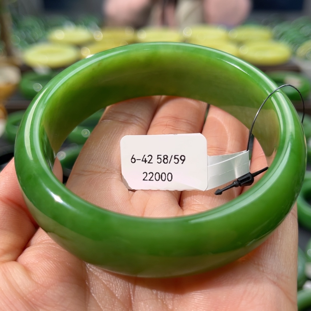 和田玉（碧玉）手镯未镶嵌