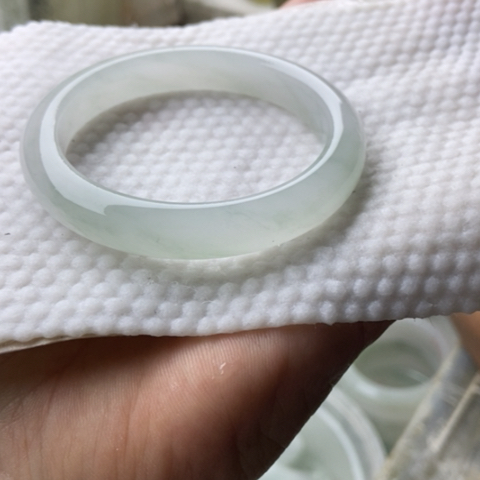 远***友石英质玉（金丝玉）未镶嵌手镯