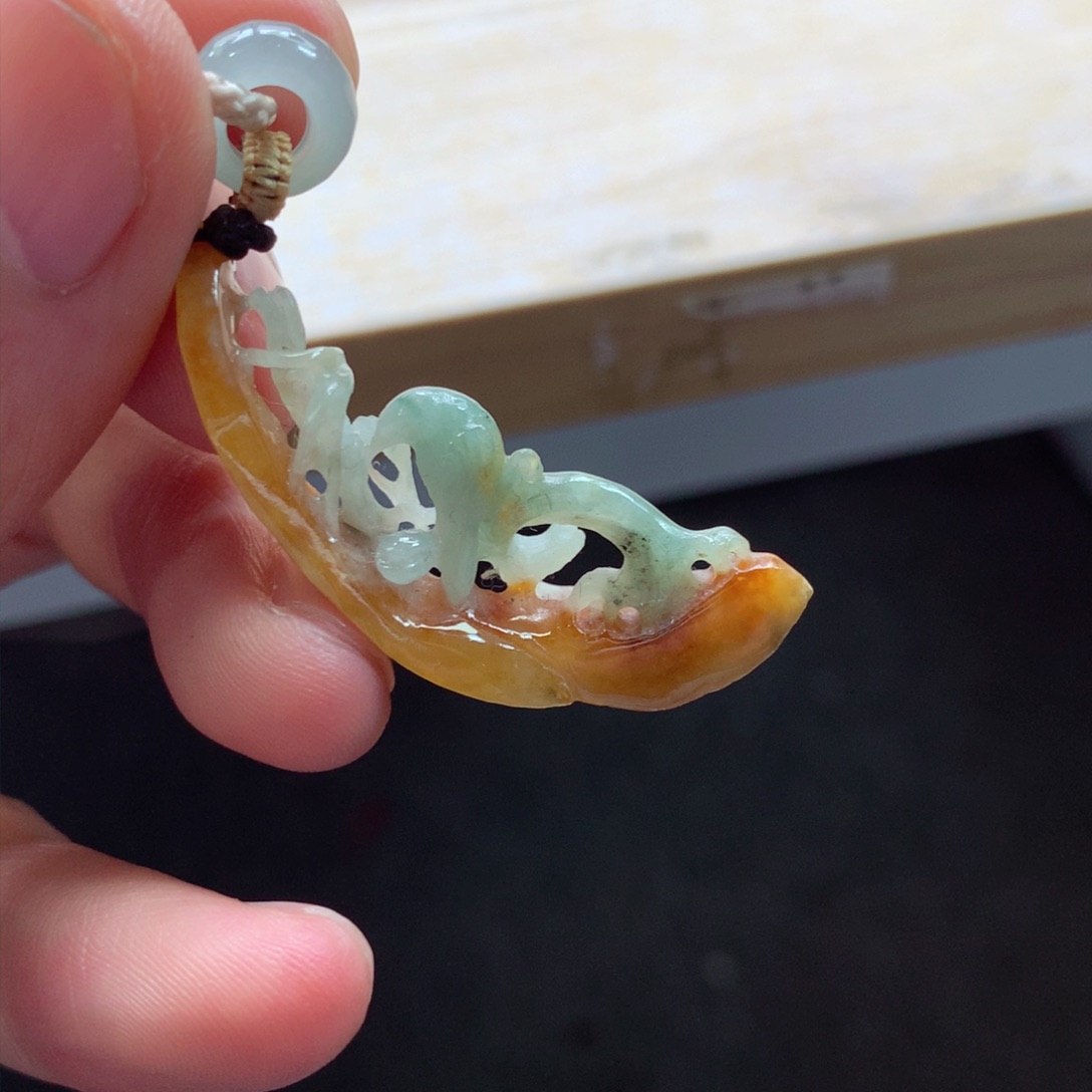 翡翠颈饰未镶嵌吊坠