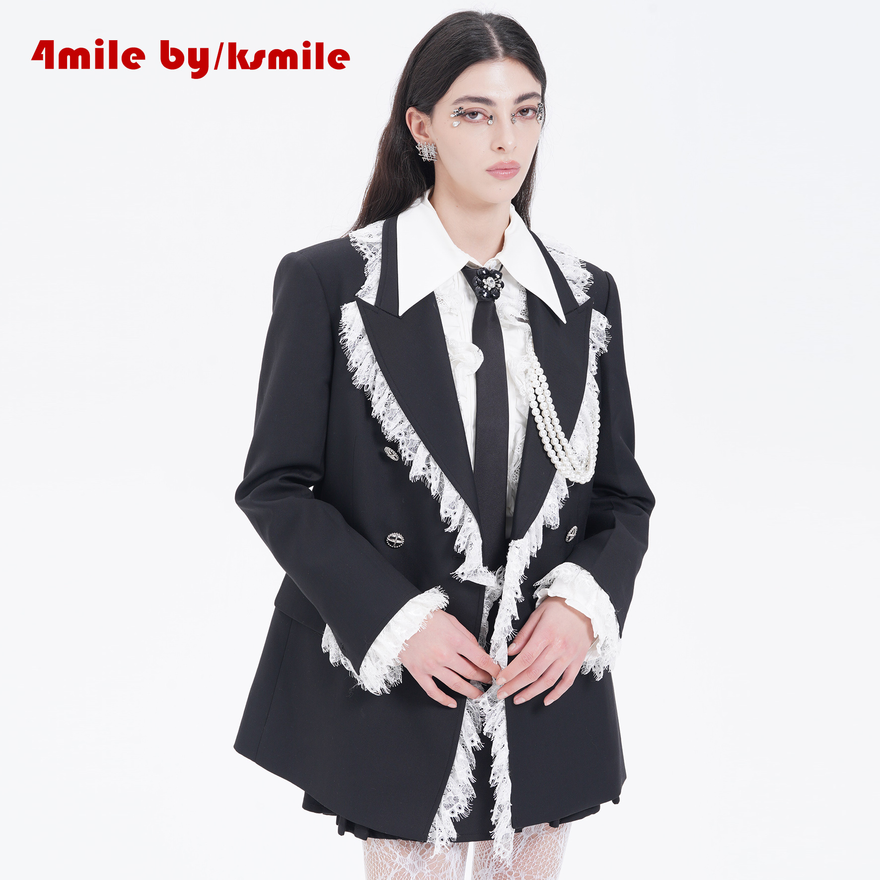 4MILE BY KSMILE | 经典重塑白蕾丝边珠珠怀链西装显瘦双排扣西服