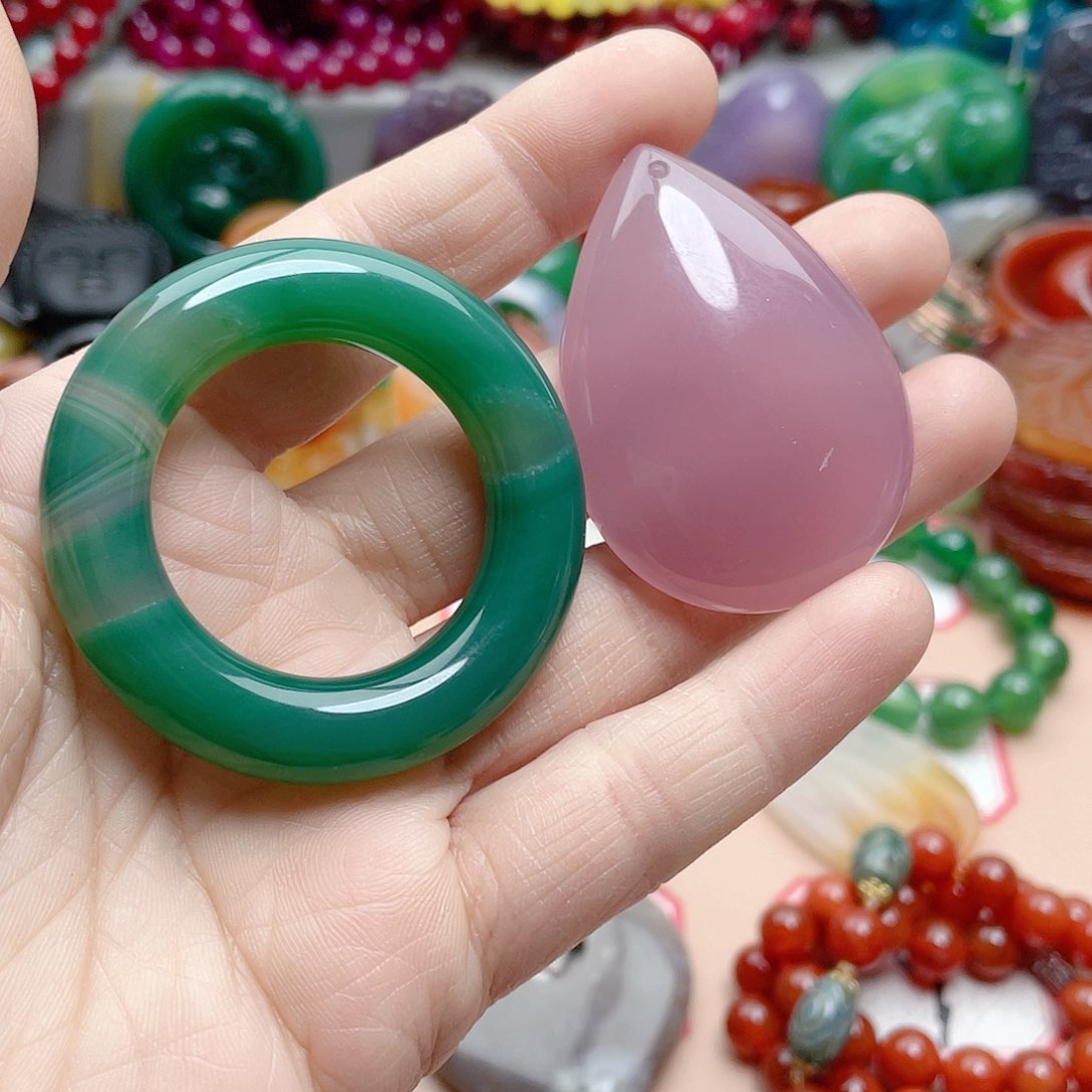 玛瑙/玉髓颈饰合金红**宝