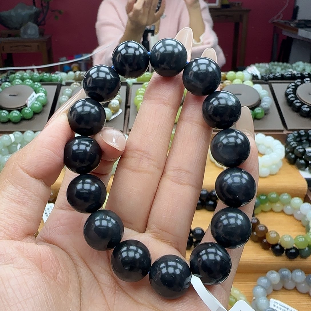 和田玉未镶嵌手串