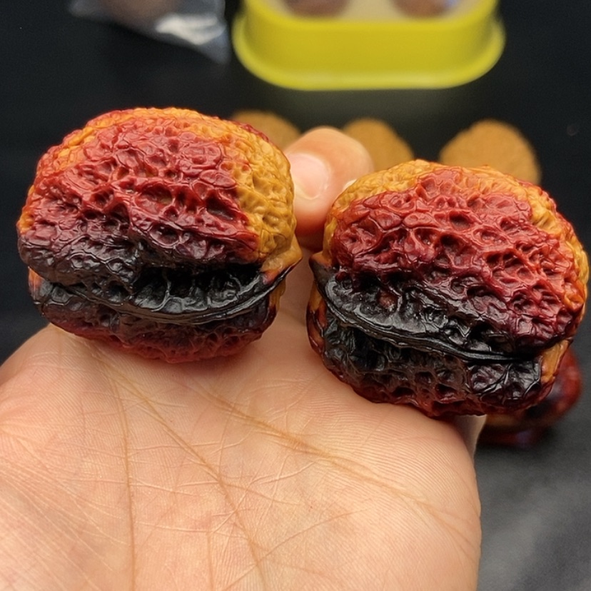 【闪购商品】把件文玩核桃39尺饕餮金蟾50克