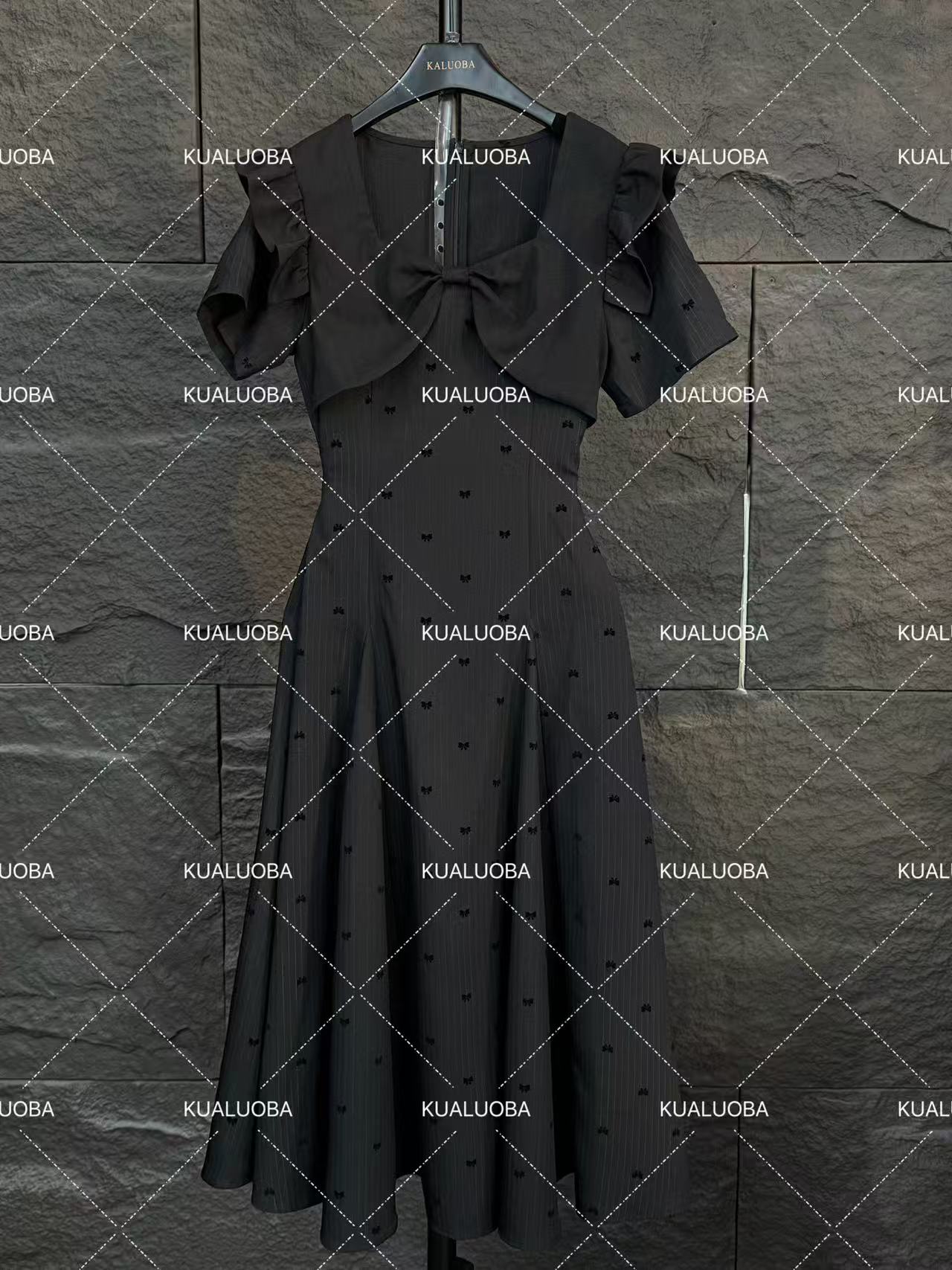 【原创大码设计师款】2025新款方领植绒蝴蝶简约连衣裙K3344