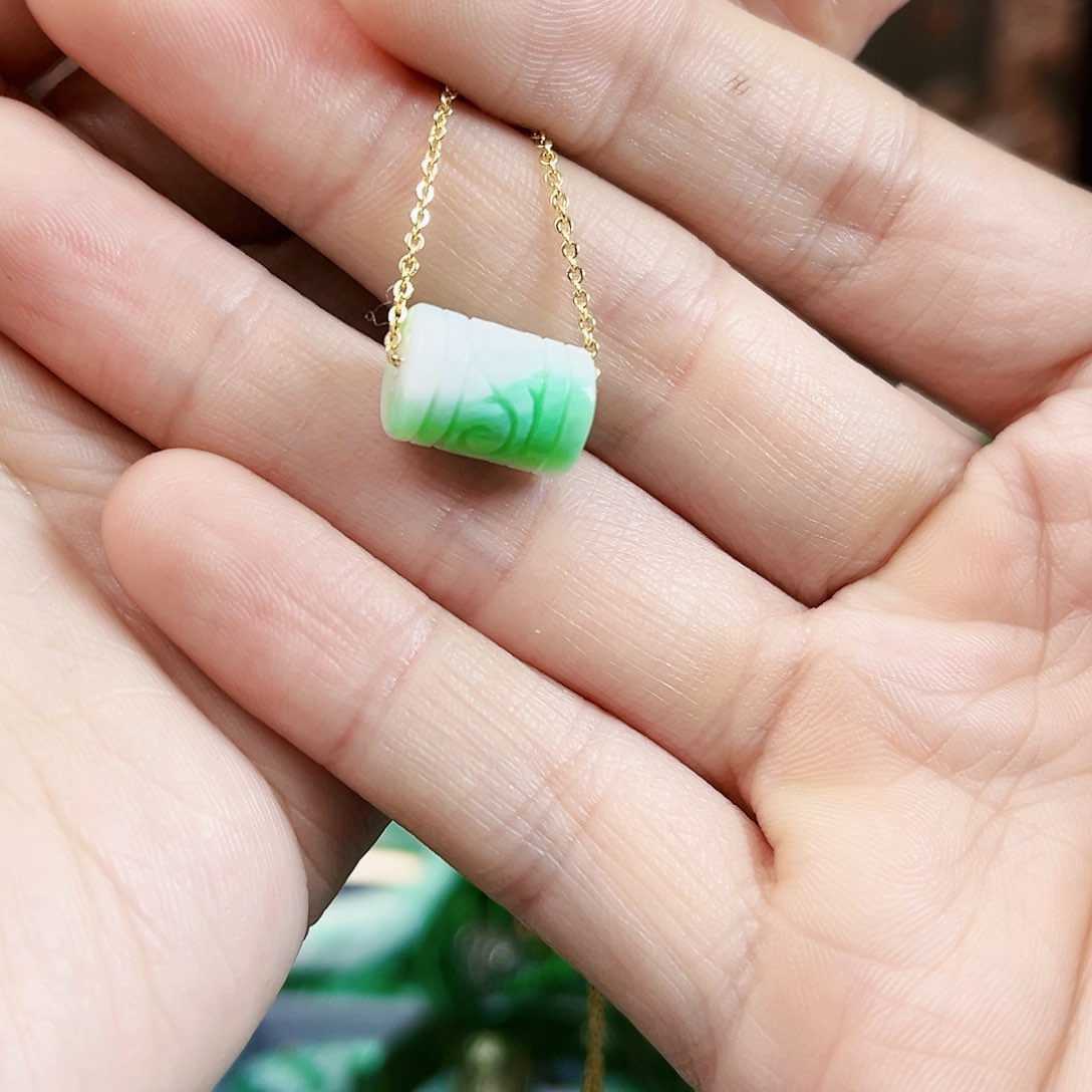 翡翠颈饰未镶嵌吊坠多样性