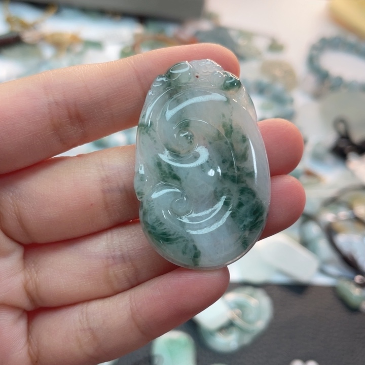 ঞ***ᐝ翡翠未镶嵌颈饰A货翡翠不退不换