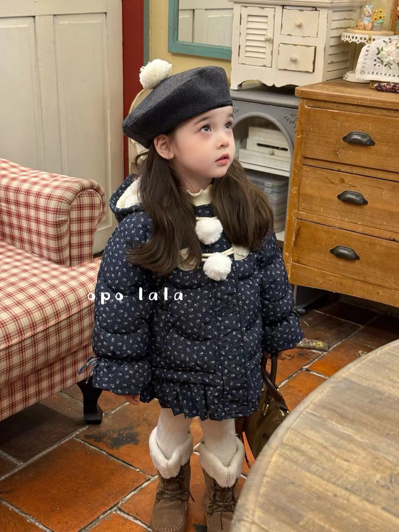 【现货】女童藏青碎花连帽棉服外套（OPO-7068-深秋A）汉服