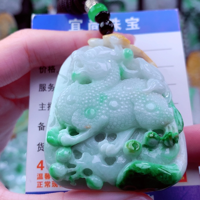 【闪购商品】翡翠颈饰未镶嵌天然