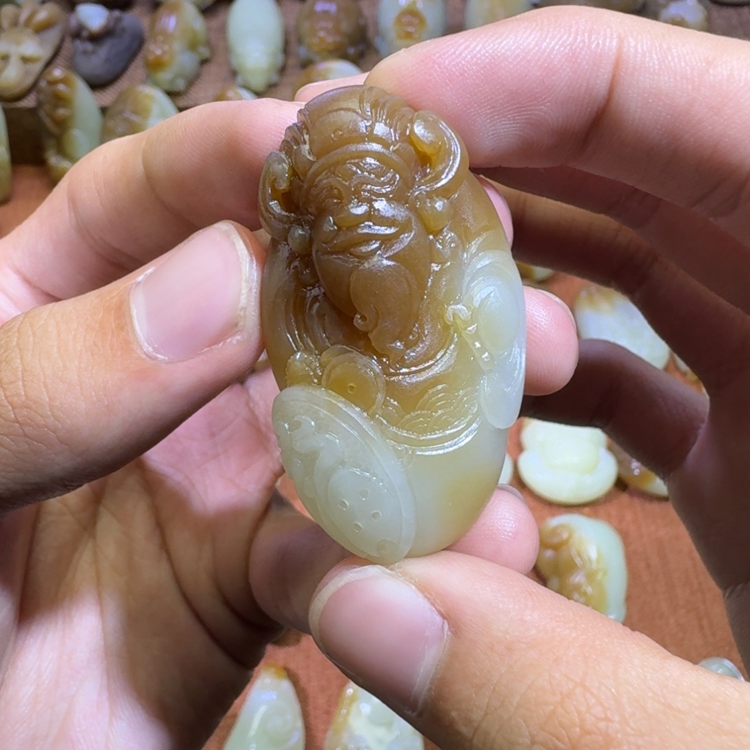 和田玉未镶嵌颈饰