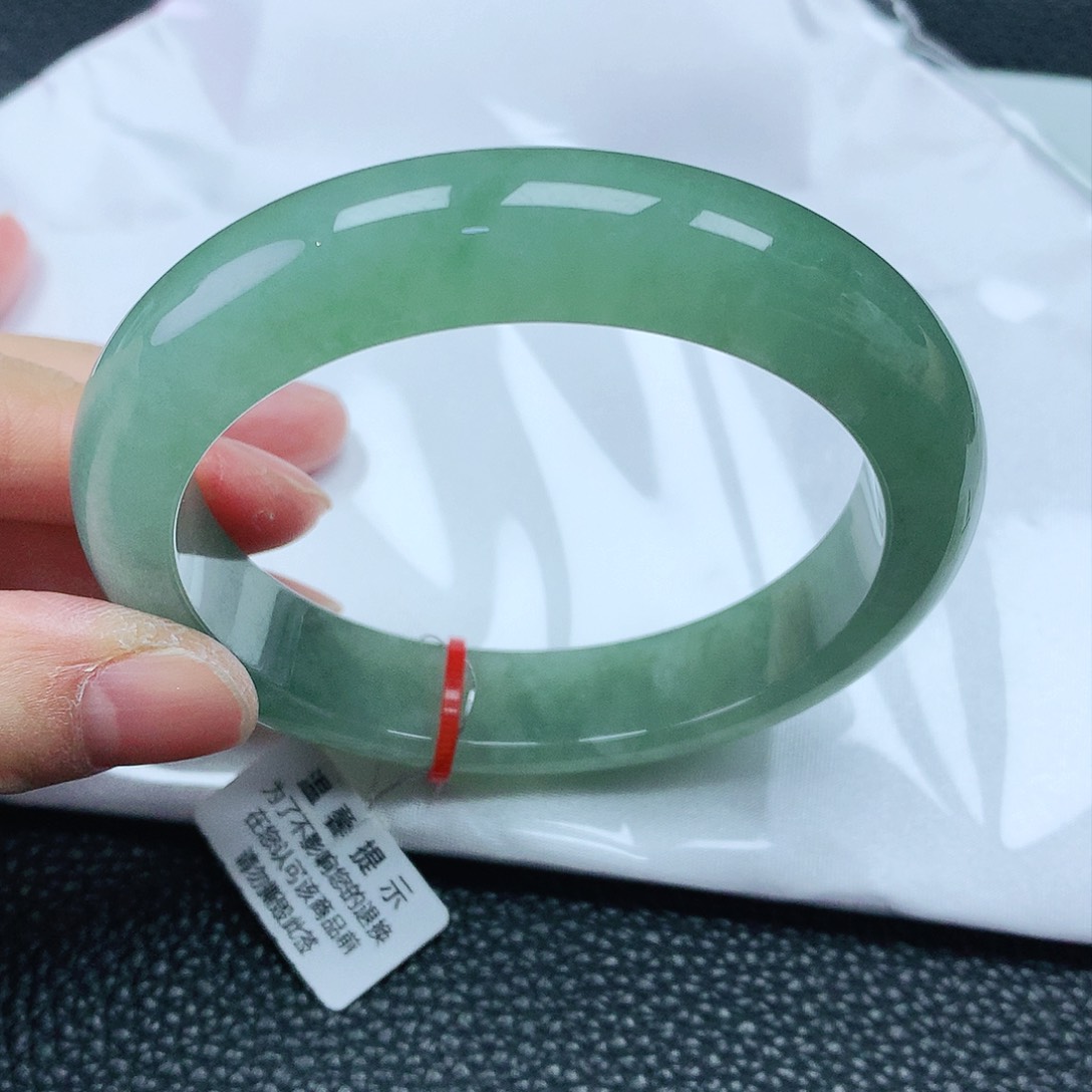 翡翠手镯未镶嵌58圈