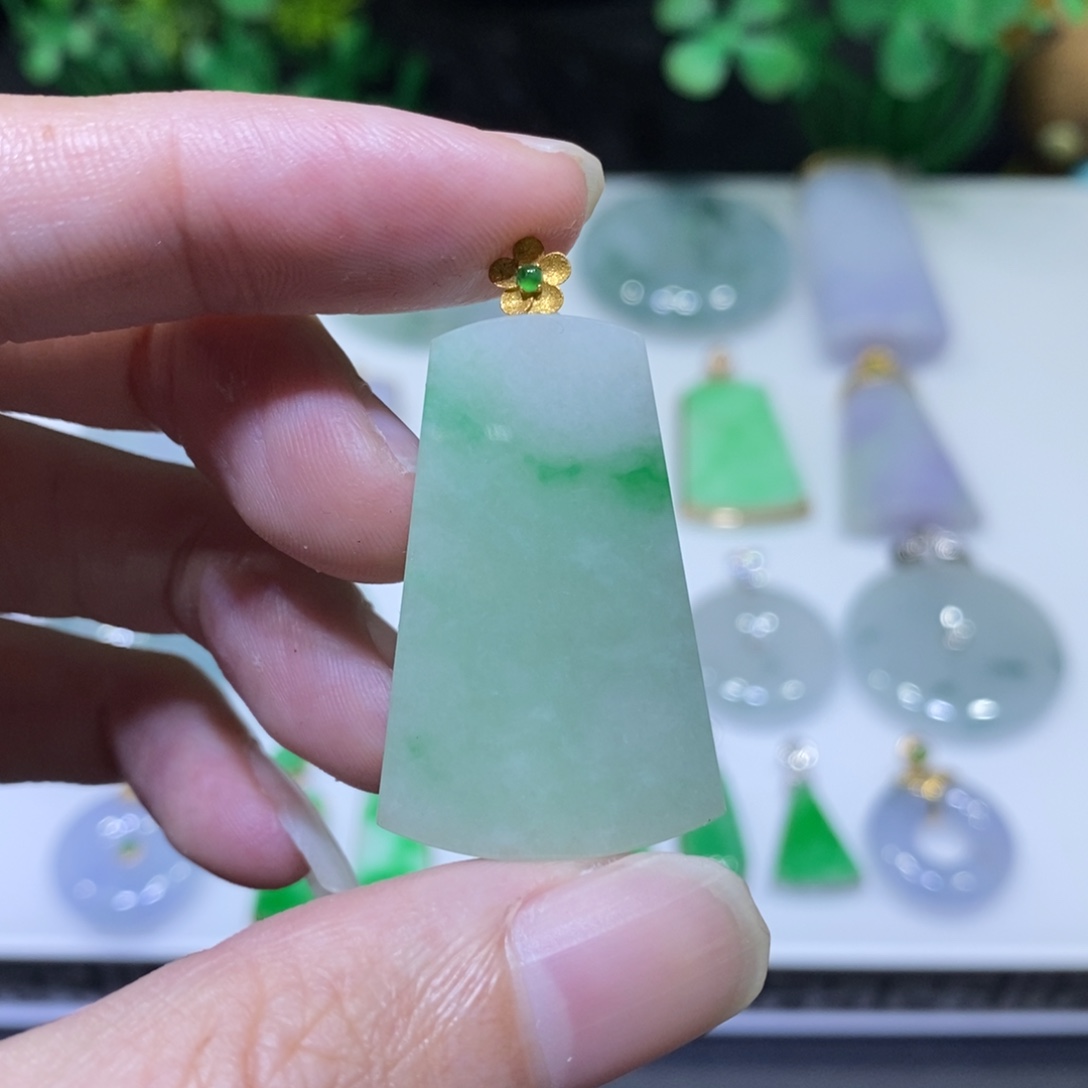 翡翠18K金镶嵌吊坠(不含链)