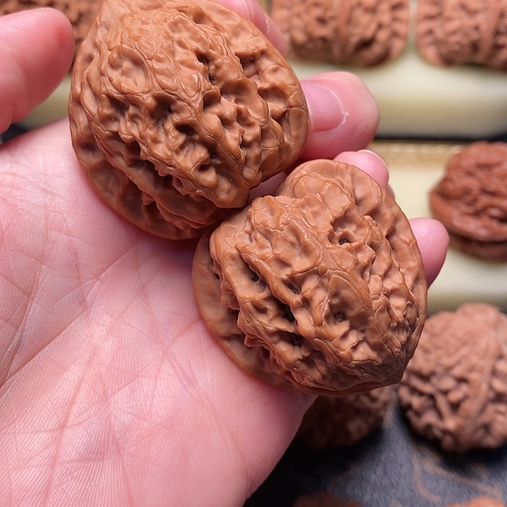 桃核把件全品梨木台尺寸38.5