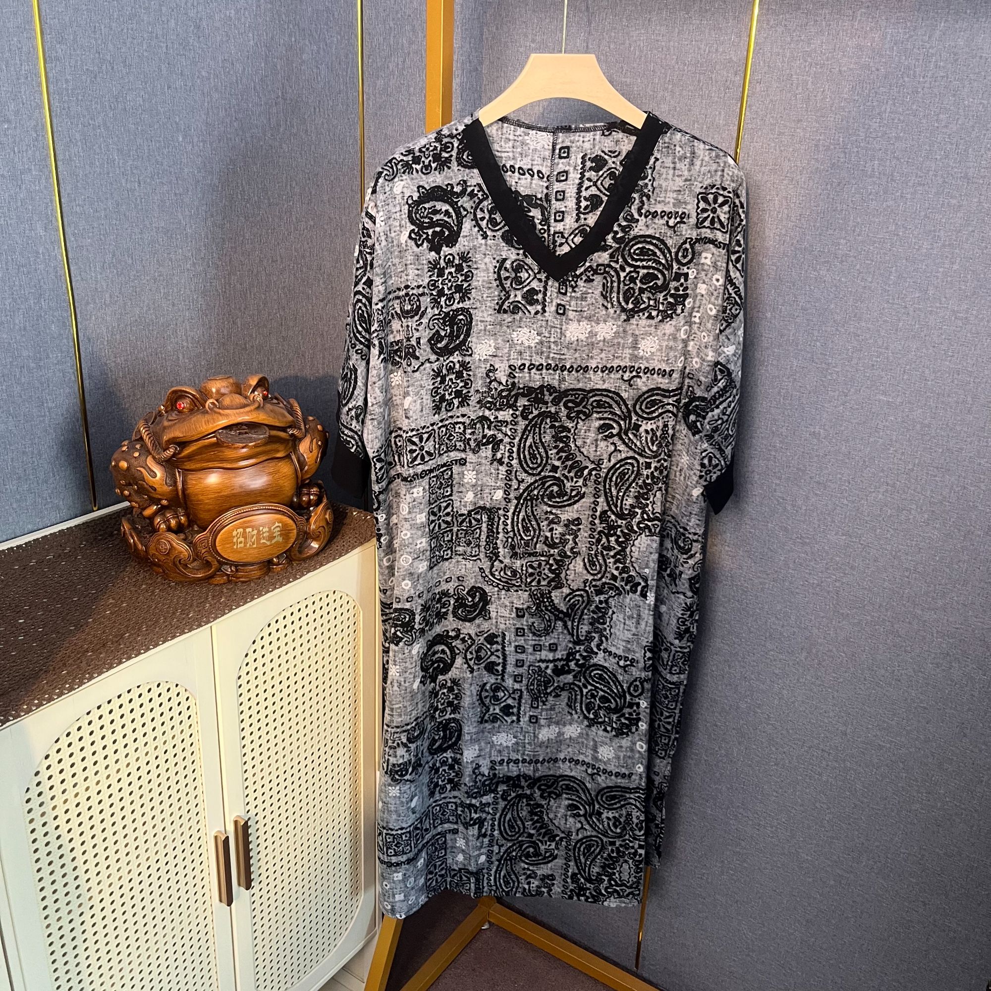 加肥加大码显瘦宽松高档连衣裙