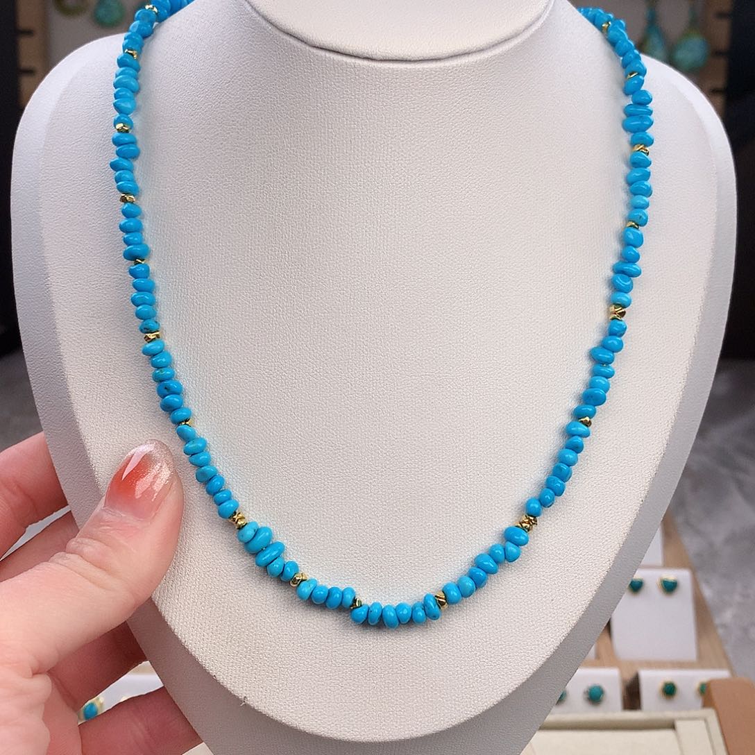 绿松石颈饰未镶嵌