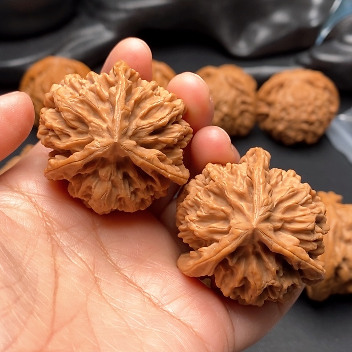 文玩核桃把件秦闷三棱41尺