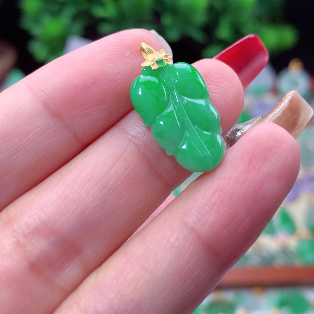翡翠吊坠(不含链)18K金镶嵌