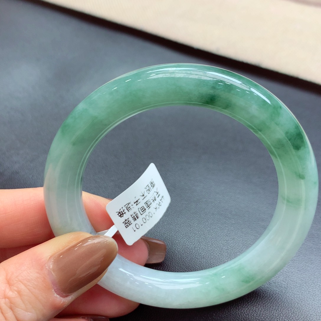 翡翠手镯未镶嵌缅甸翡翠手镯