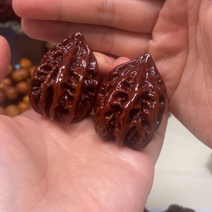 冷***秋文玩核桃吊坠八棱秋子