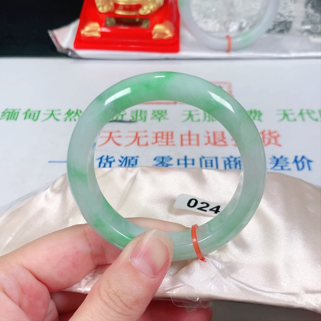 翡翠手镯未镶嵌0245