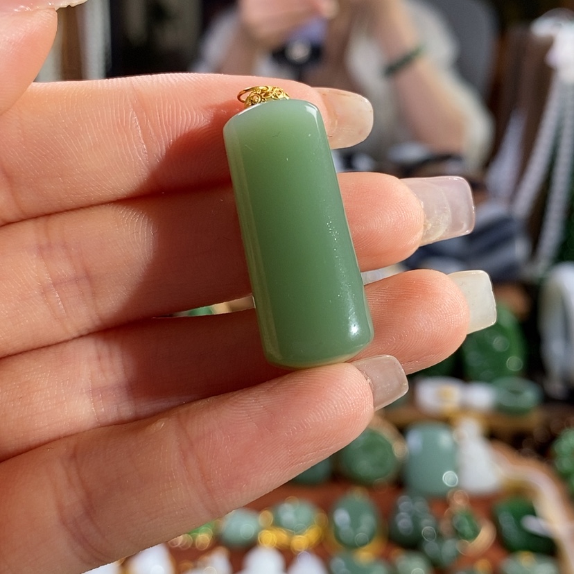 【闪购商品】吊坠(赠链)未镶嵌和田玉