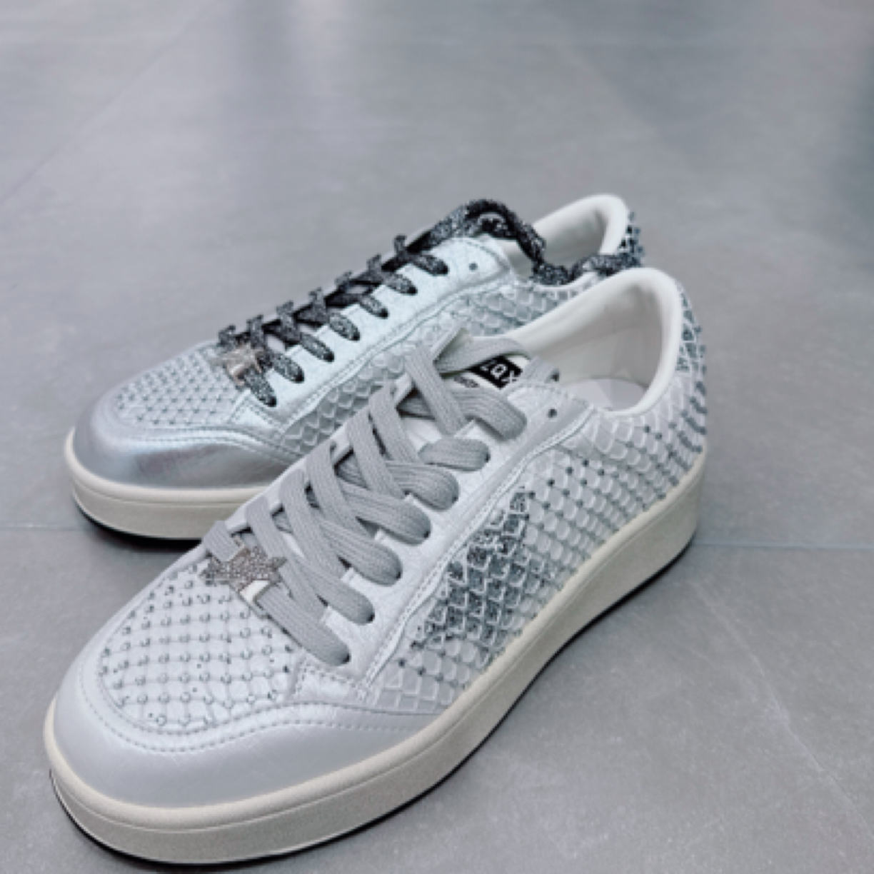 「雯姐家」2025 新款真皮时尚水钻星星板鞋ins潮厚底百搭休闲小白鞋