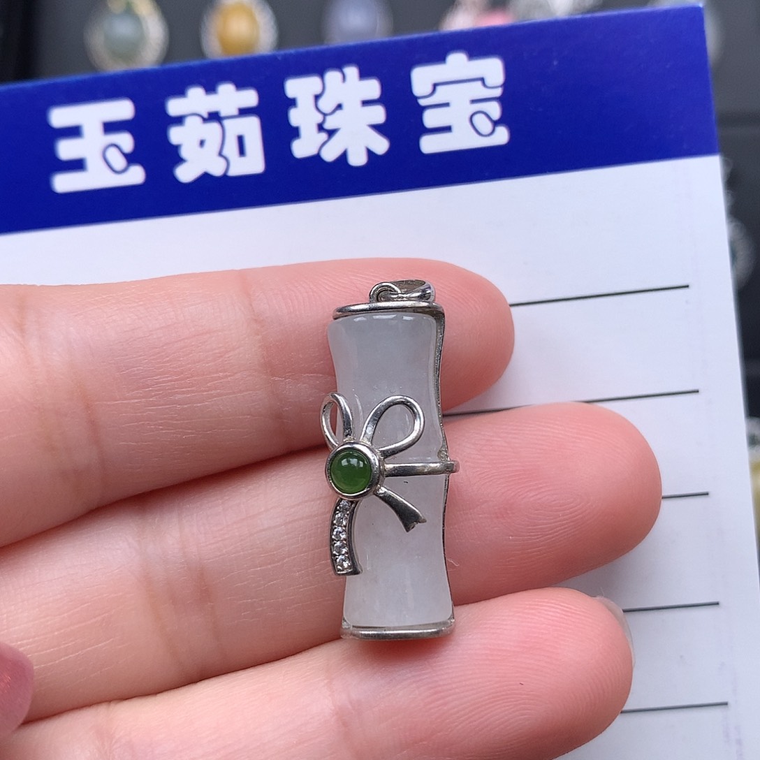 翡翠颈饰银S925镶嵌项链925