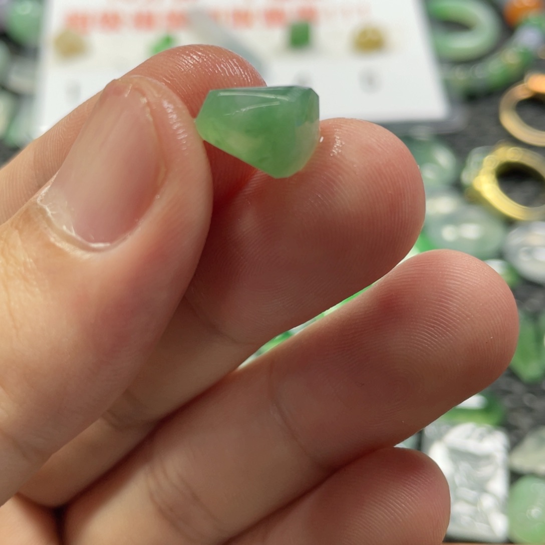 定制翡翠未镶嵌翡翠