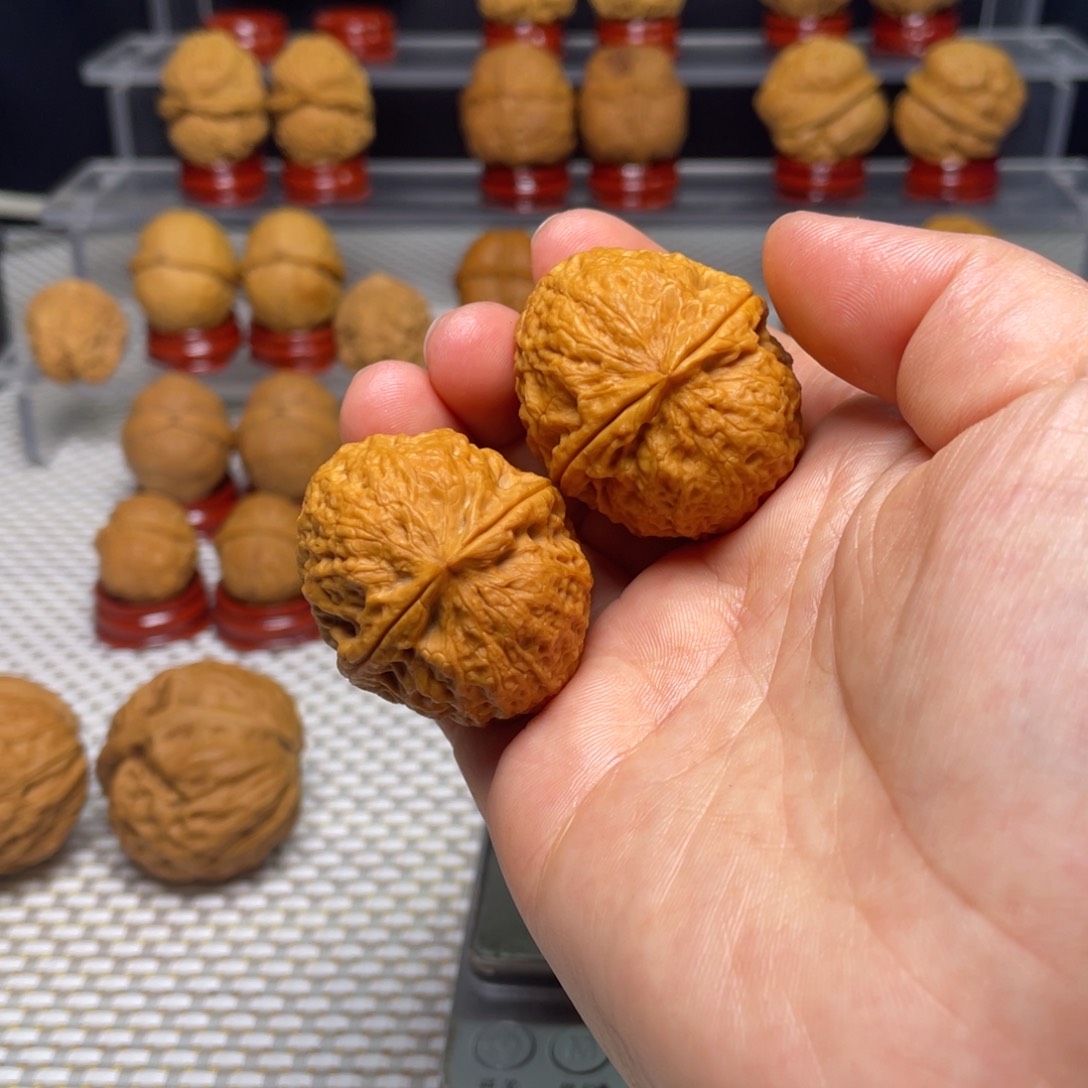 文玩核桃把件11云顶绣球