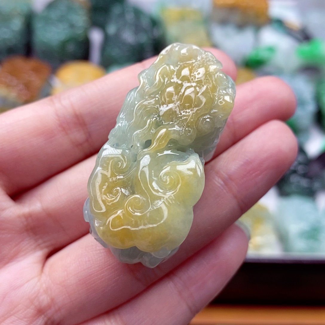 翡翠颈饰未镶嵌翡翠