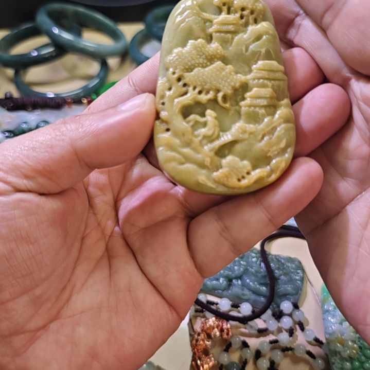 翡翠颈饰未镶嵌542352555666