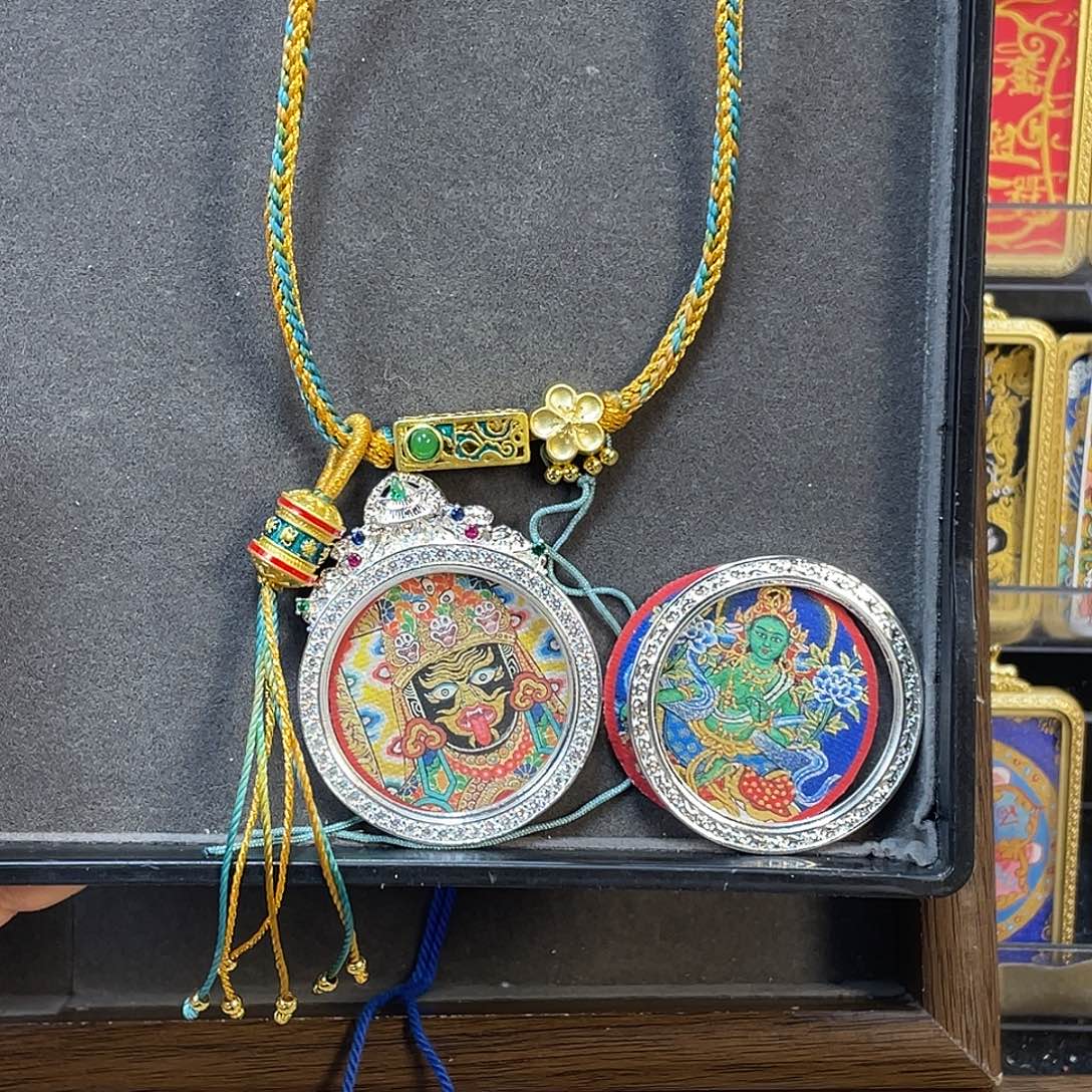 你***了吊坠扎基本尊绿度母