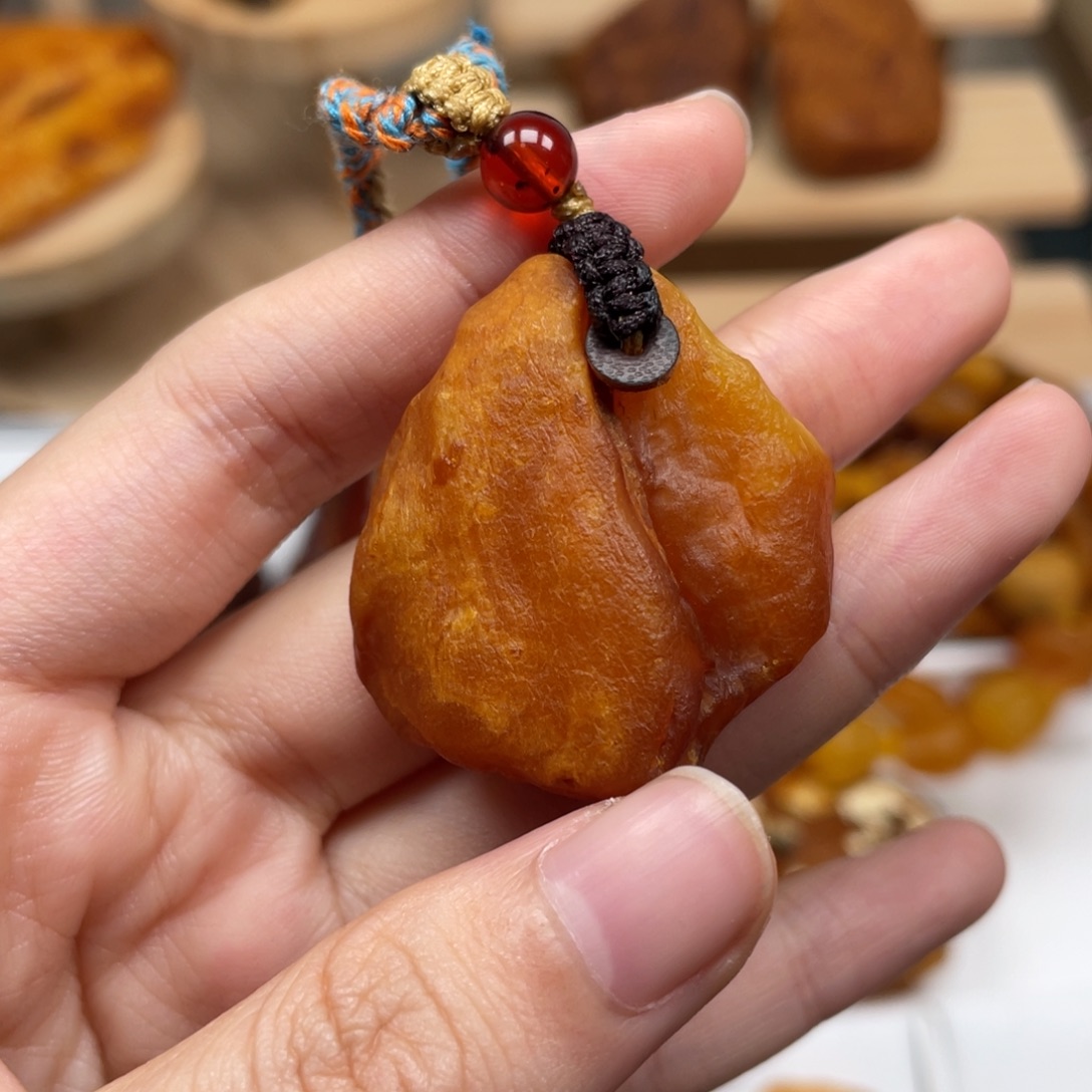 琥珀未镶嵌珠宝奇石