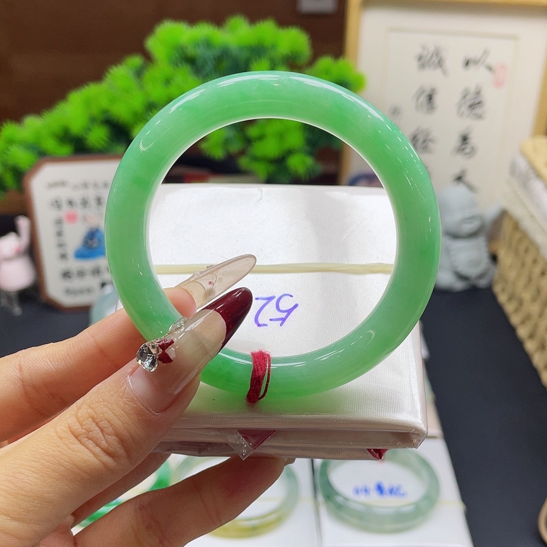 翡翠手镯未镶嵌20 号链接