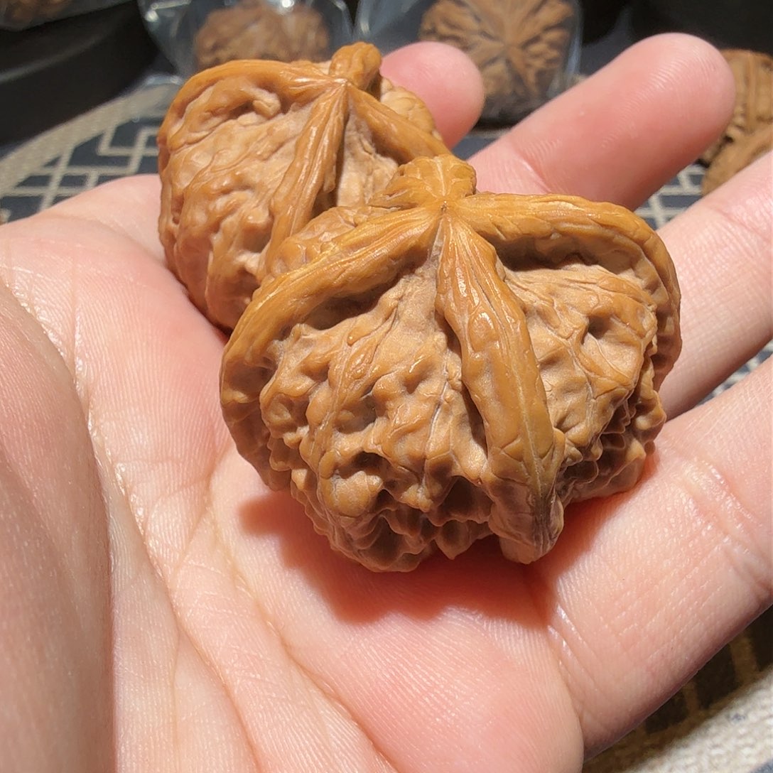 文玩核桃吊坠财**涨元宝四棱