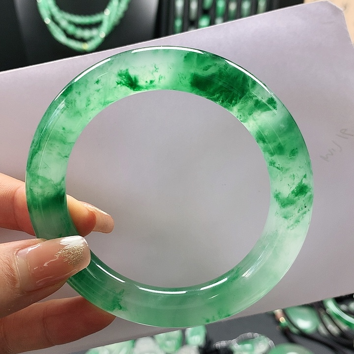 石英质玉手镯未镶嵌淡**悠