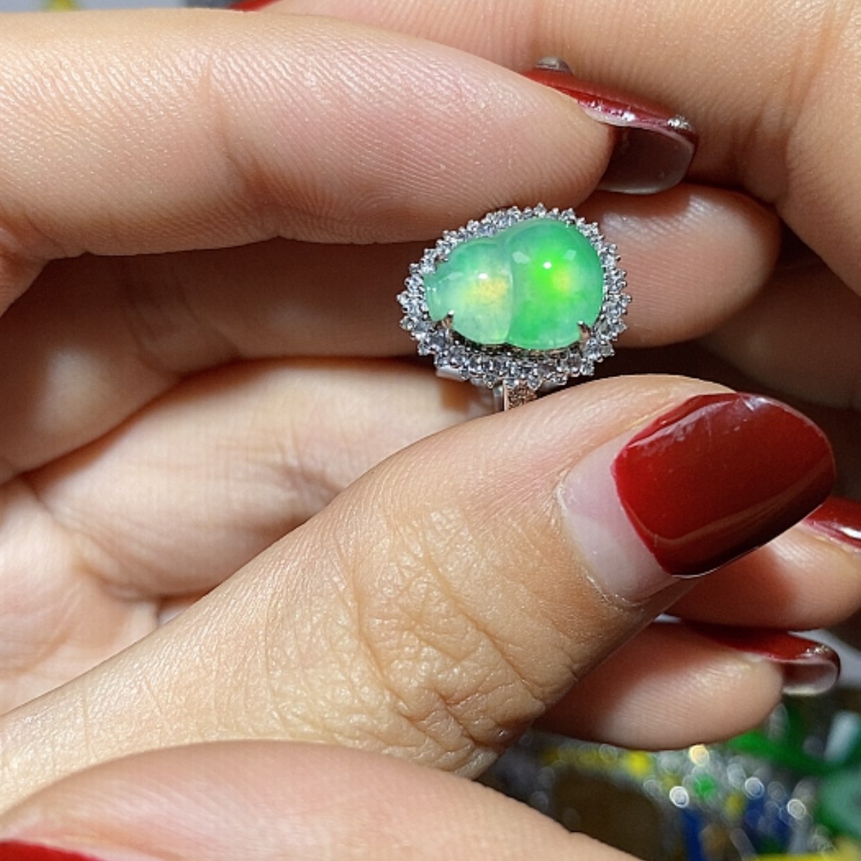 【闪购商品】翡翠颈饰18K金镶嵌?****e戒指